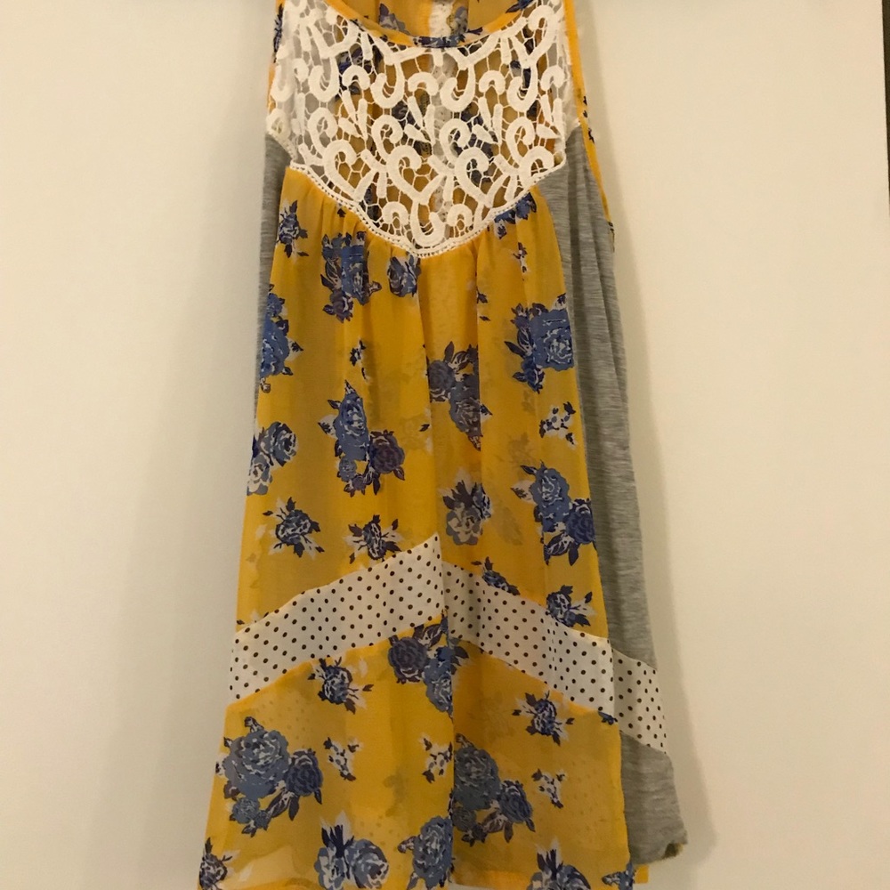 Gimmicks floral tank